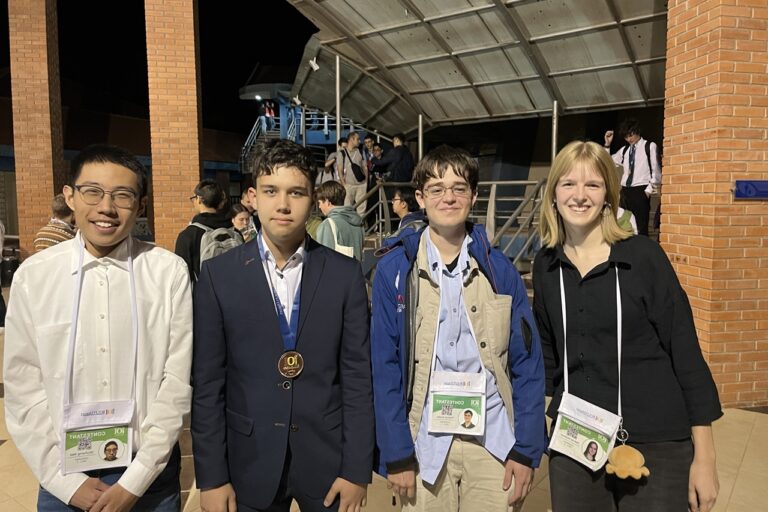 Pascal Atzler überragend bei Informatik-Olympiaden